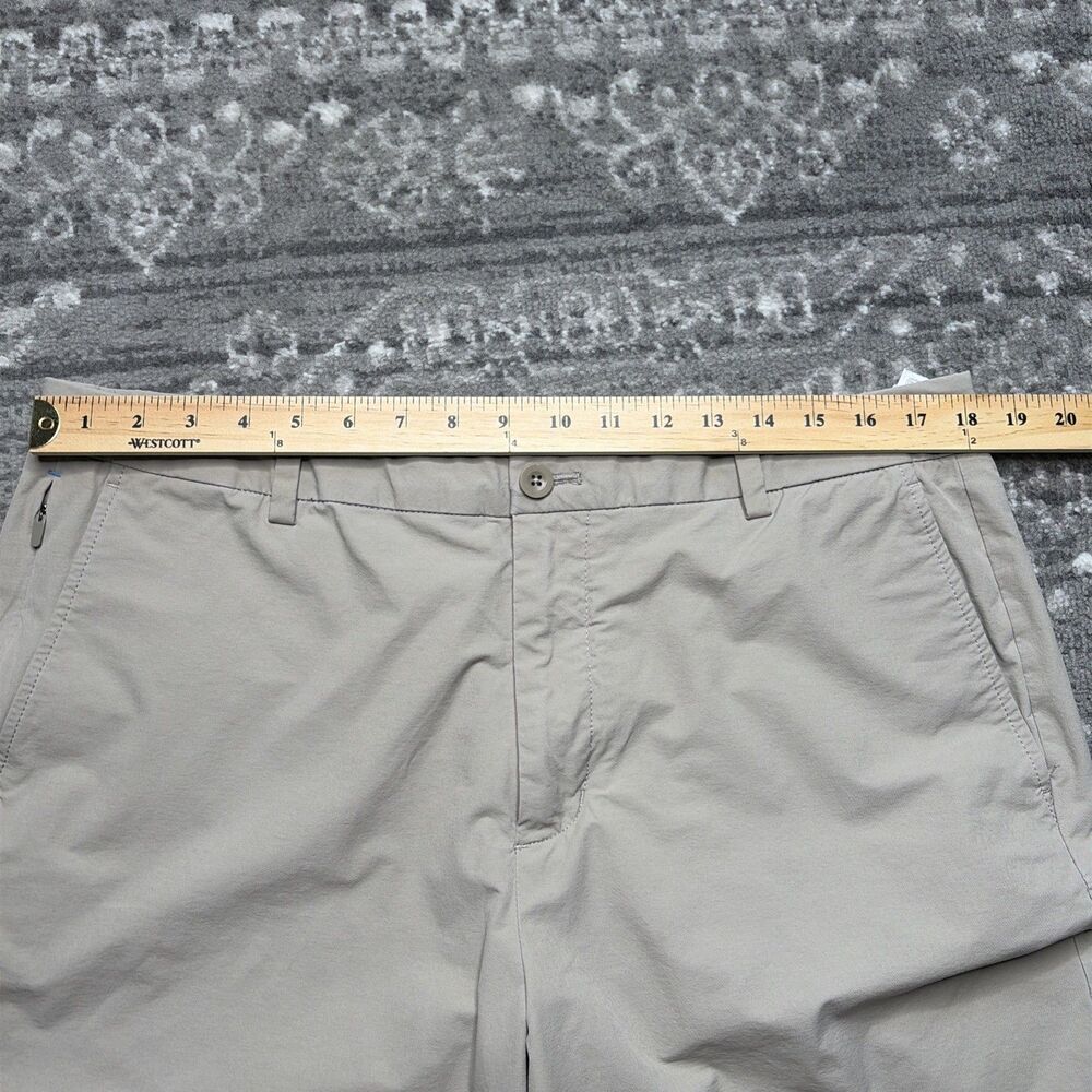 Vineyard Vines On The Go Shorts Mens 36 Khaki Tan Performance Golf Stretch OTG - Picture 4 of 7